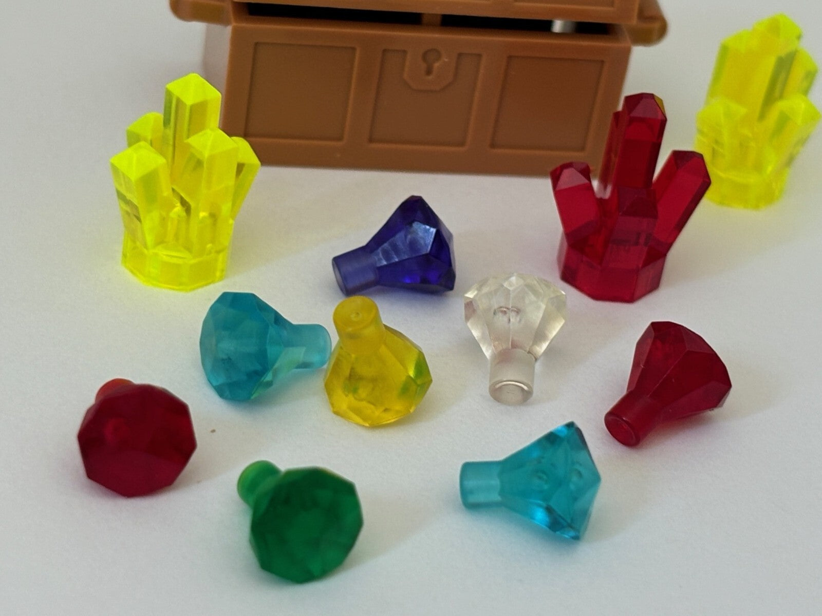 LEGO Treasure Chest with Diamonds Jewels Crystals Pirates Lot of 12 Pieces