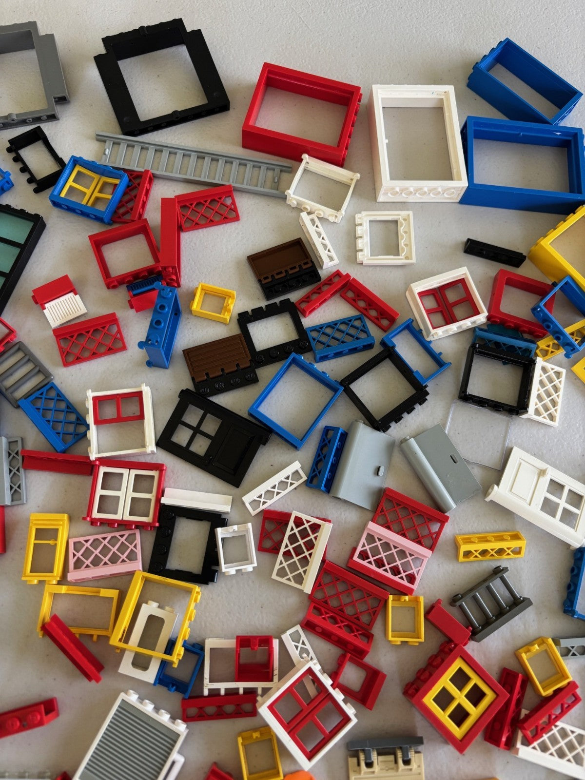 LEGO VINTAGE Windows Doors Fences Shutters Pirate Train Lot as Pictured (Lot 2)