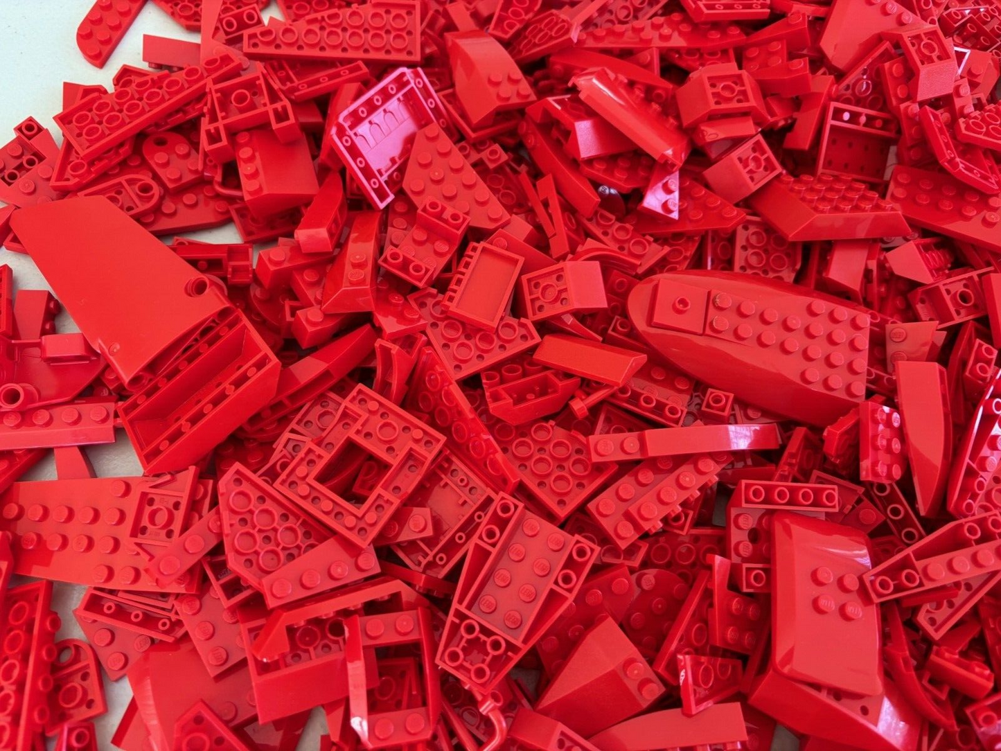 SHIPS FREE!! LEGO LOT 100 RED WEDGE WING PLATES AND MORE STAR WARS TYPE PARTS