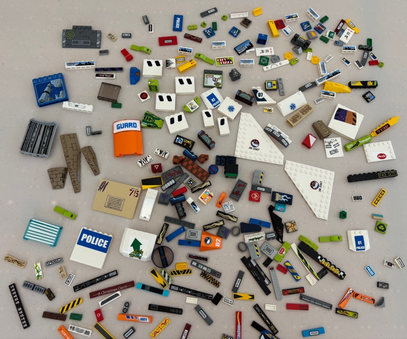 LEGO HUGE LOT of 190 Decorated Stickers Sticker Printed BRICK TILES etc (Lot 9)