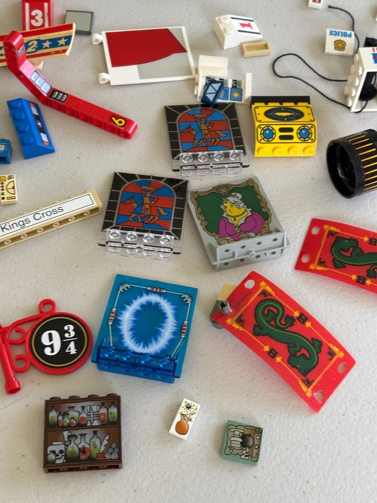 LEGO HUGE LOT of 100 Decorated Stickers Flag Printed BRICK TILES etc (Lot 22)