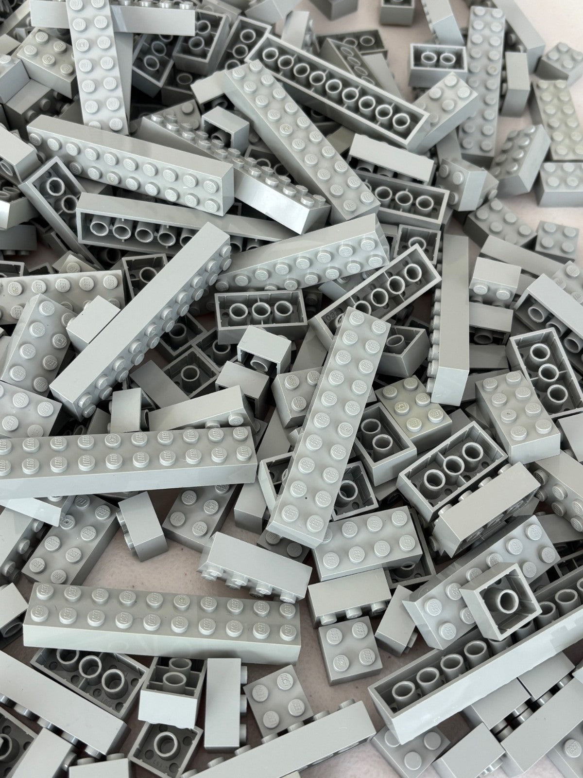 SHIPS FREE! LEGO LOT OF 30 OLD LIGHT GRAY 2x2 2x4 2x6 2x10 etc BIG BRICK 2456