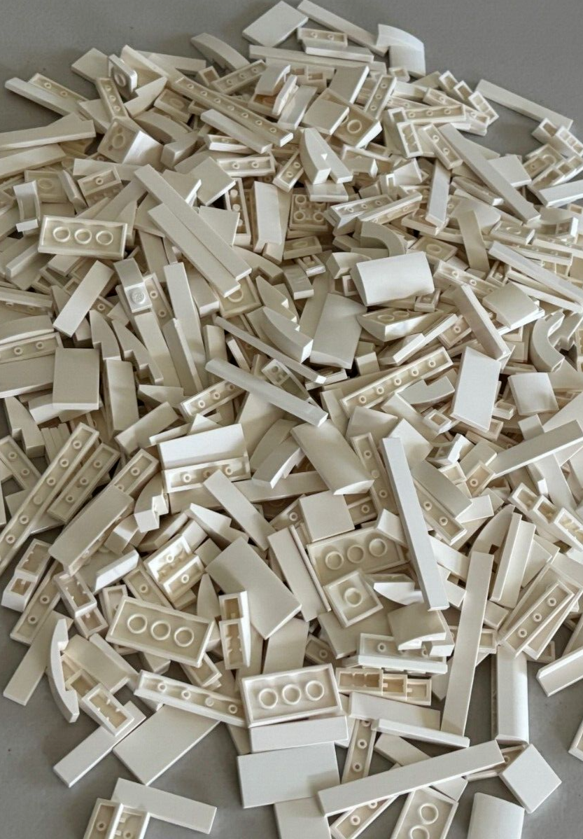 SHIPS FREE!! LEGO Lot (60) WHITE 2x4 1x4 1x6 1x8 4162 6636 Finishing Smooth Tile