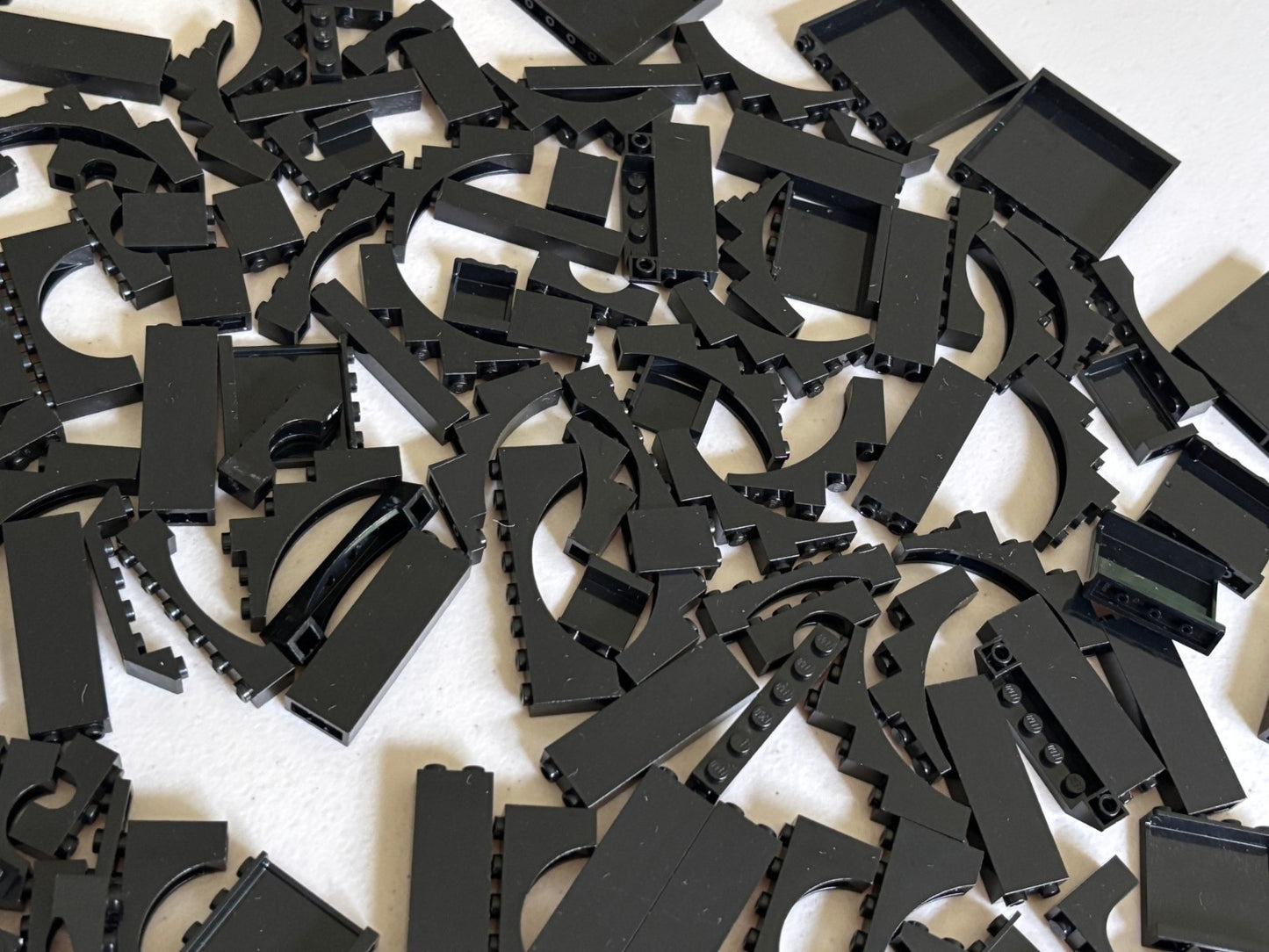 LEGO Lot of 50 Black Castle Random Mix Arches Wall Panels Bricks Pillars