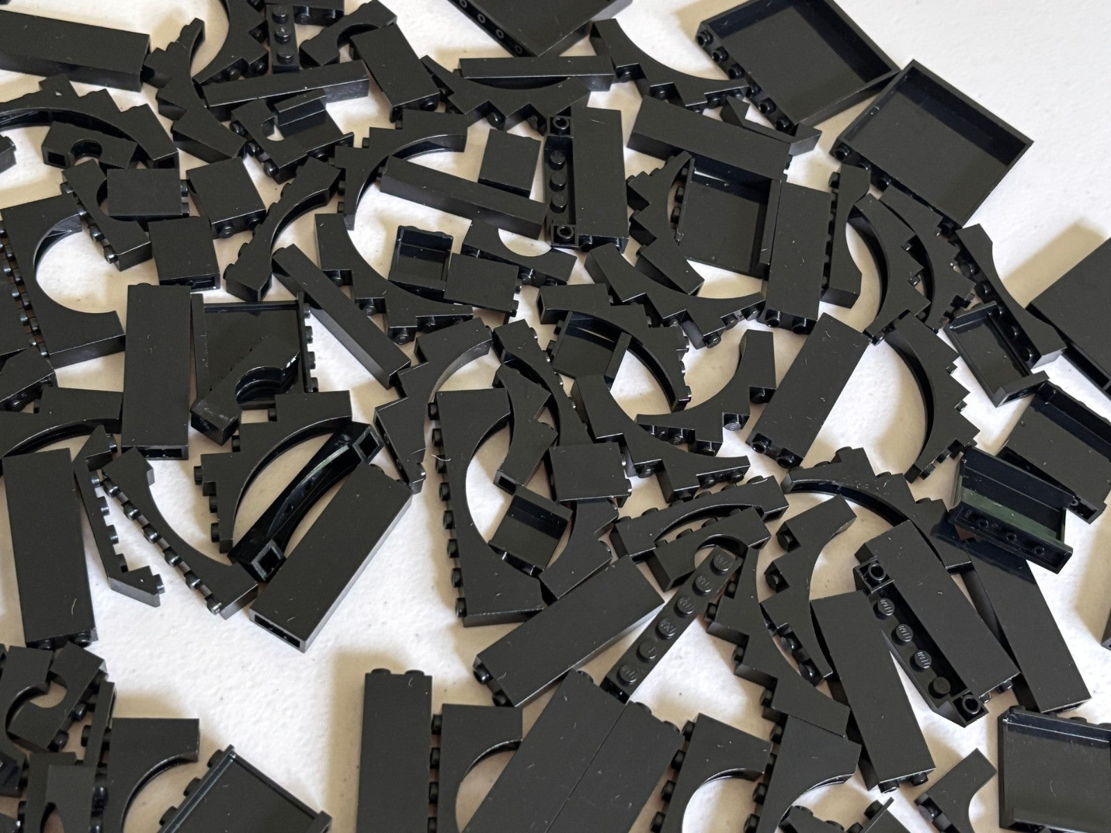 LEGO Lot of 50 Black Castle Random Mix Arches Wall Panels Bricks Pillars