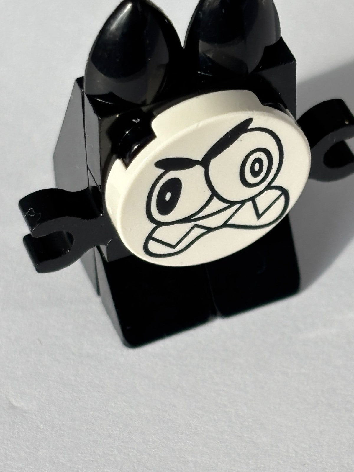 LEGO  Mixel Lot Minifigure Bad Guy Plus extra face plates