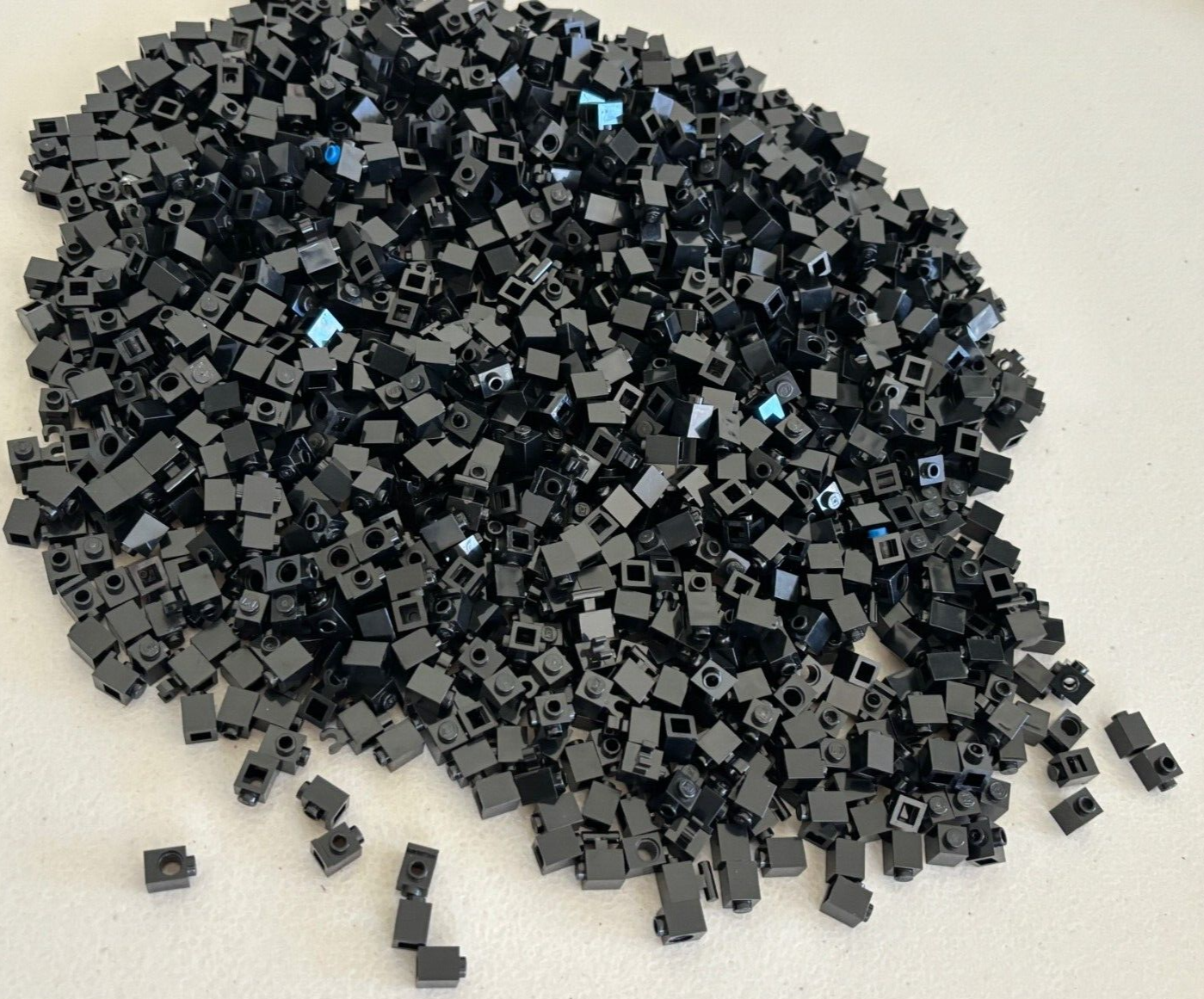 SHIPS FREE!! LEGO Huge Lot of 200 ! Brick BLACK Mixed types of 1x1 Bricks Pieces