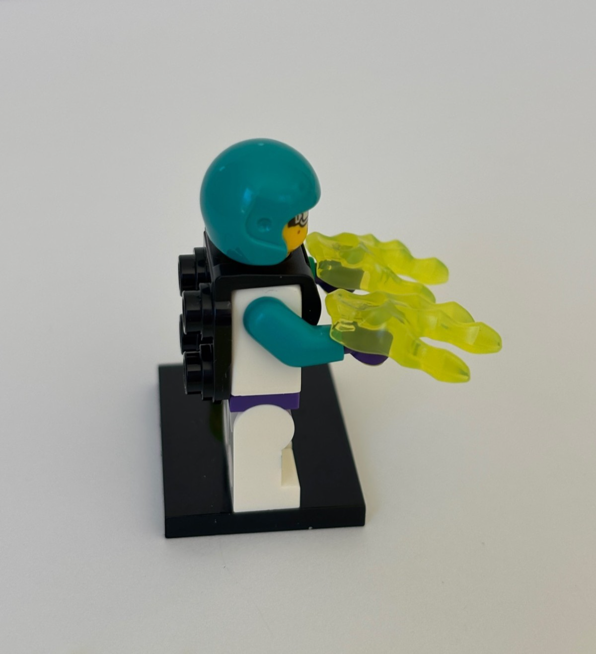 LEGO Mary Breaksom Possessed Minifigure The Hidden Side Brand New w/ accessories