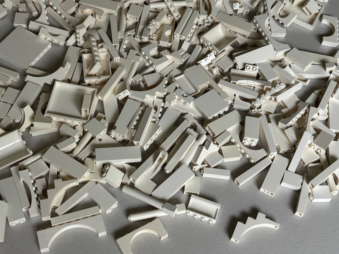 LEGO Lot of 50 White Castle Random Mix Arches Walls Bricks Pillars