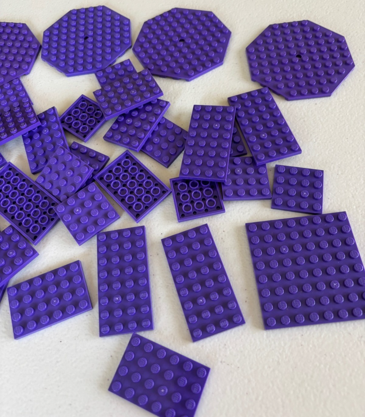 SHIPS FREE! Lot 25 DARK PURPLE Baseplates wrc Plate RANDOM SIZES AS SHOWN RARE
