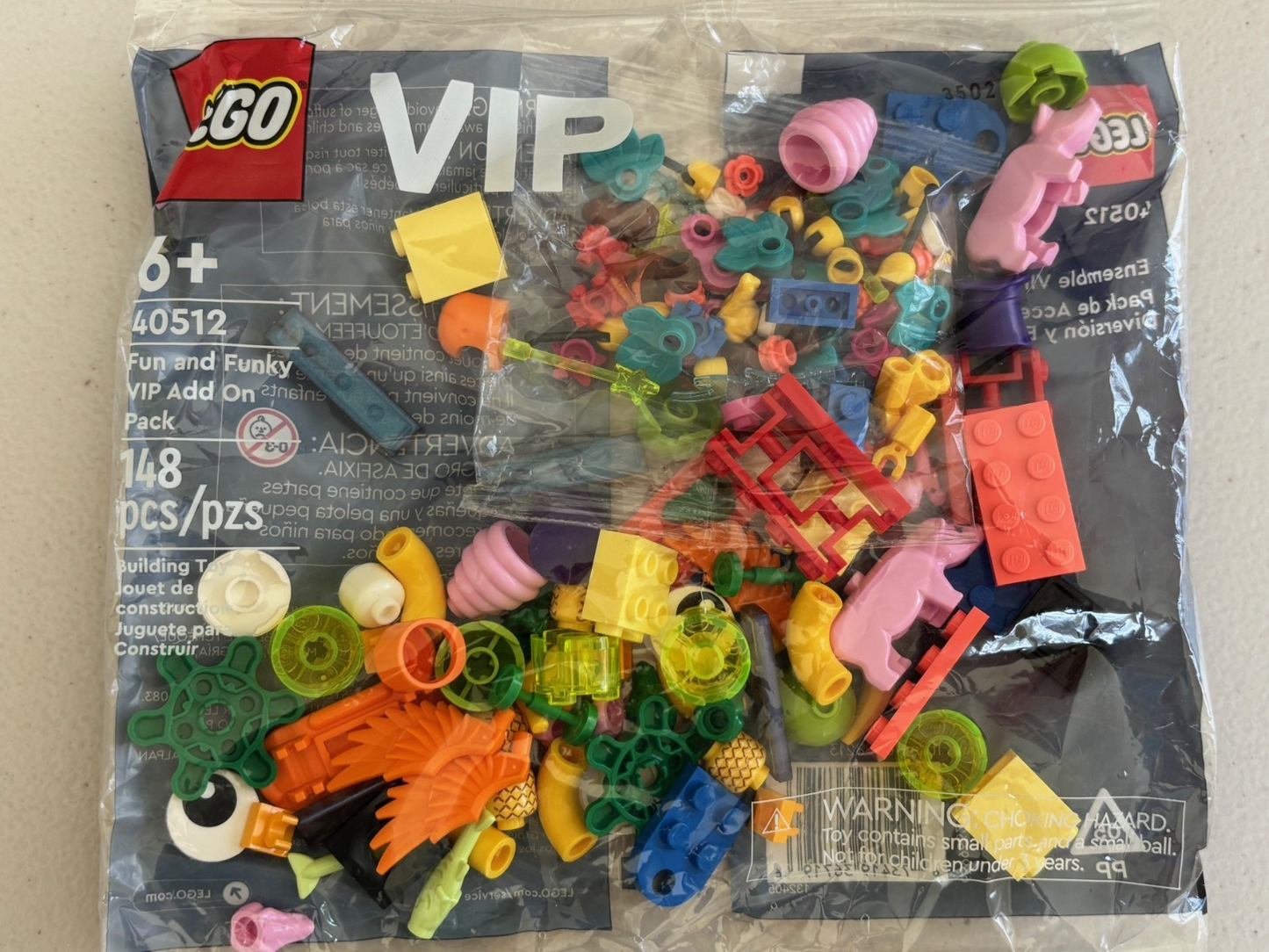 LEGO LOT of 2 Brand New Sealed LEGO VIP Bags 40606 40512 and One New Minifigure