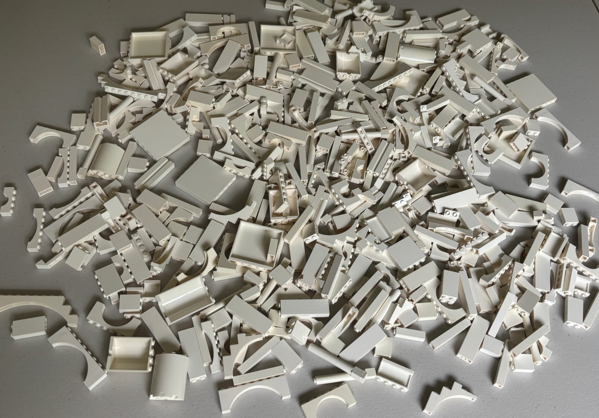 Random Bricks LEGO Lot of 50 White Castle Random Mix Arches Walls Bricks Pillars ...