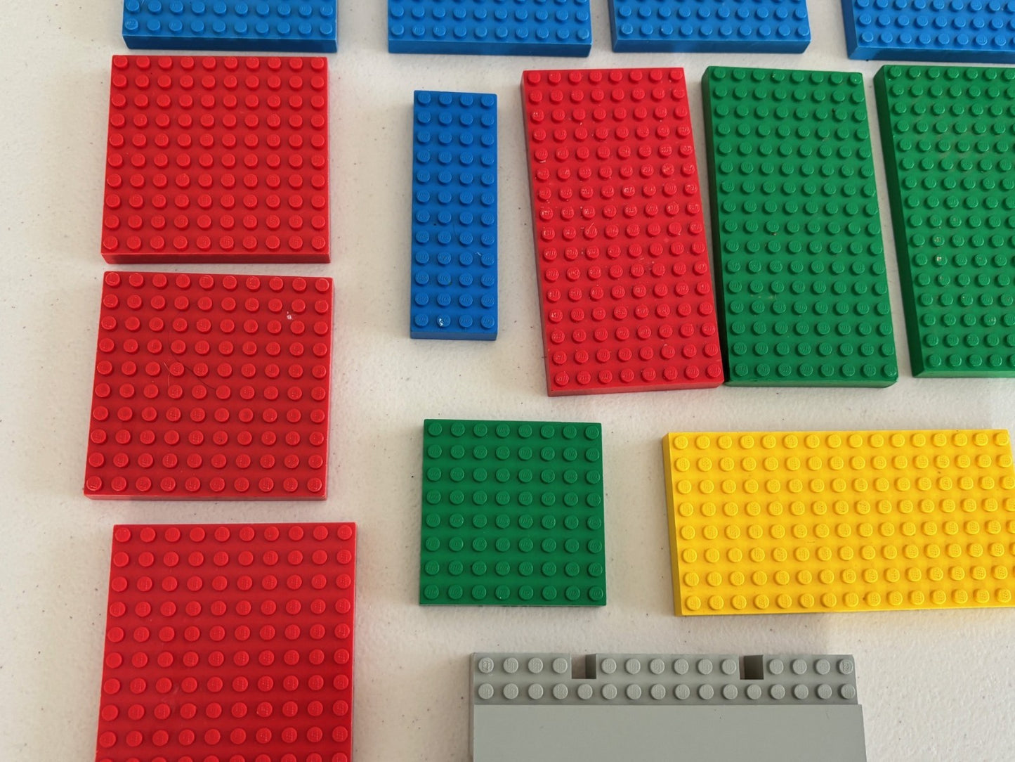 Lego Lot of 15 Brick 8x16 4x12 10x20 etc Thick Blue Red Green Baseplate Platform