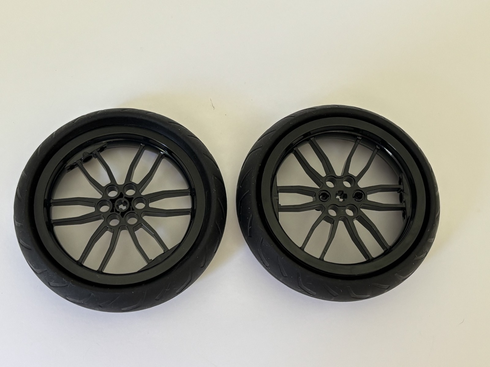 LEGO 88517 XL Smooth Tires & Wheels technic bike bicycle motorcycle Lot of 2