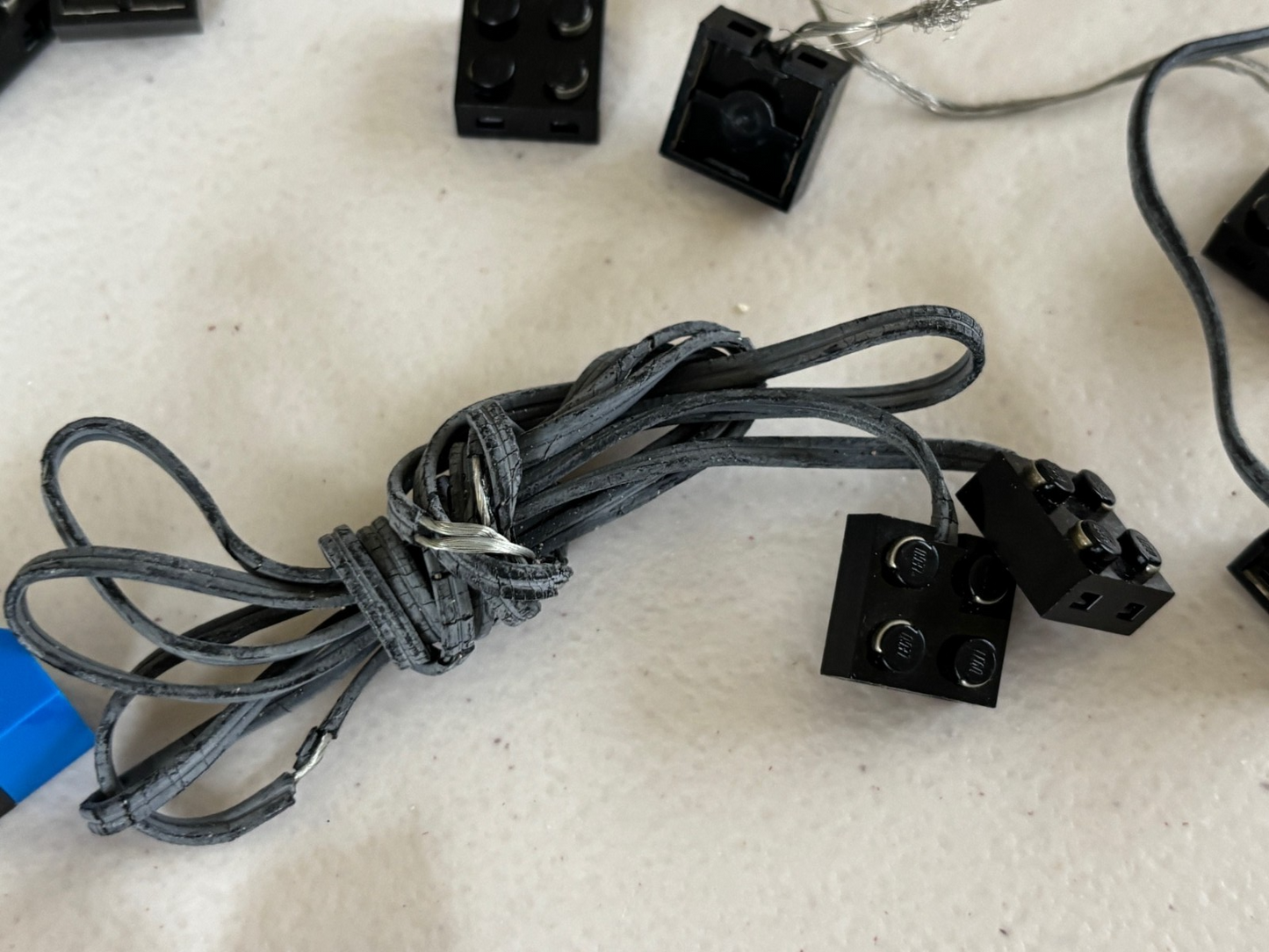 LEGO Mixed Electric Wire Lot 5306bc020 Electric Wire w/ Brick 2x2x2/3  5306bc150