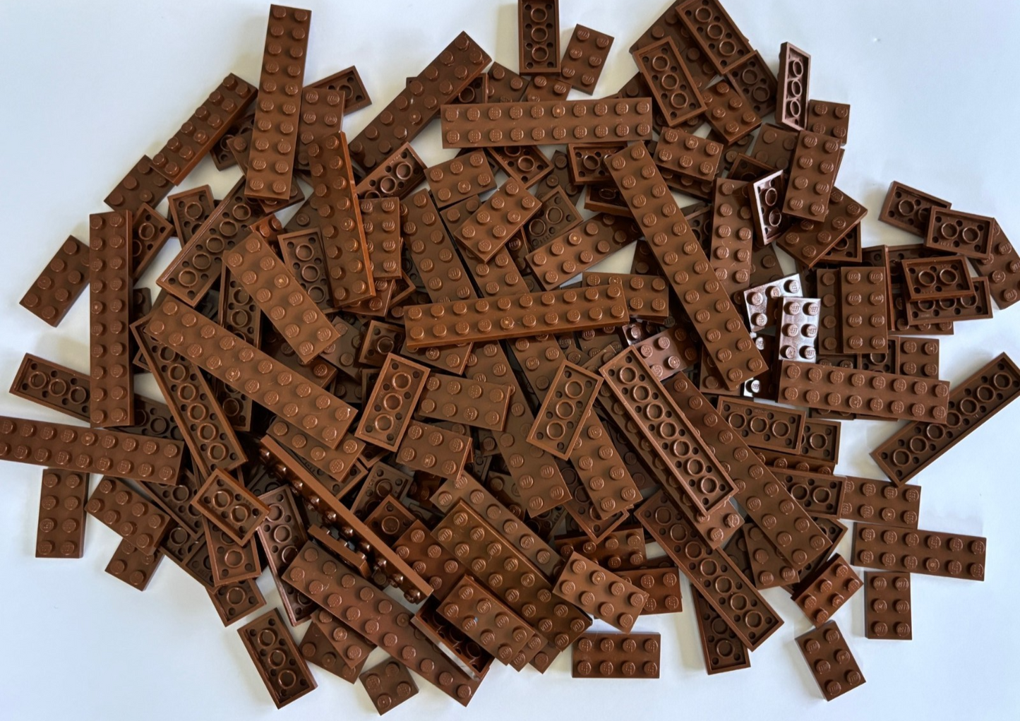 SHIPS FREE LEGO LOT OF 100 OLD VINTAGE BROWN FLAT PLATE 2X2 2X3 2X4 2X8 etc 2445