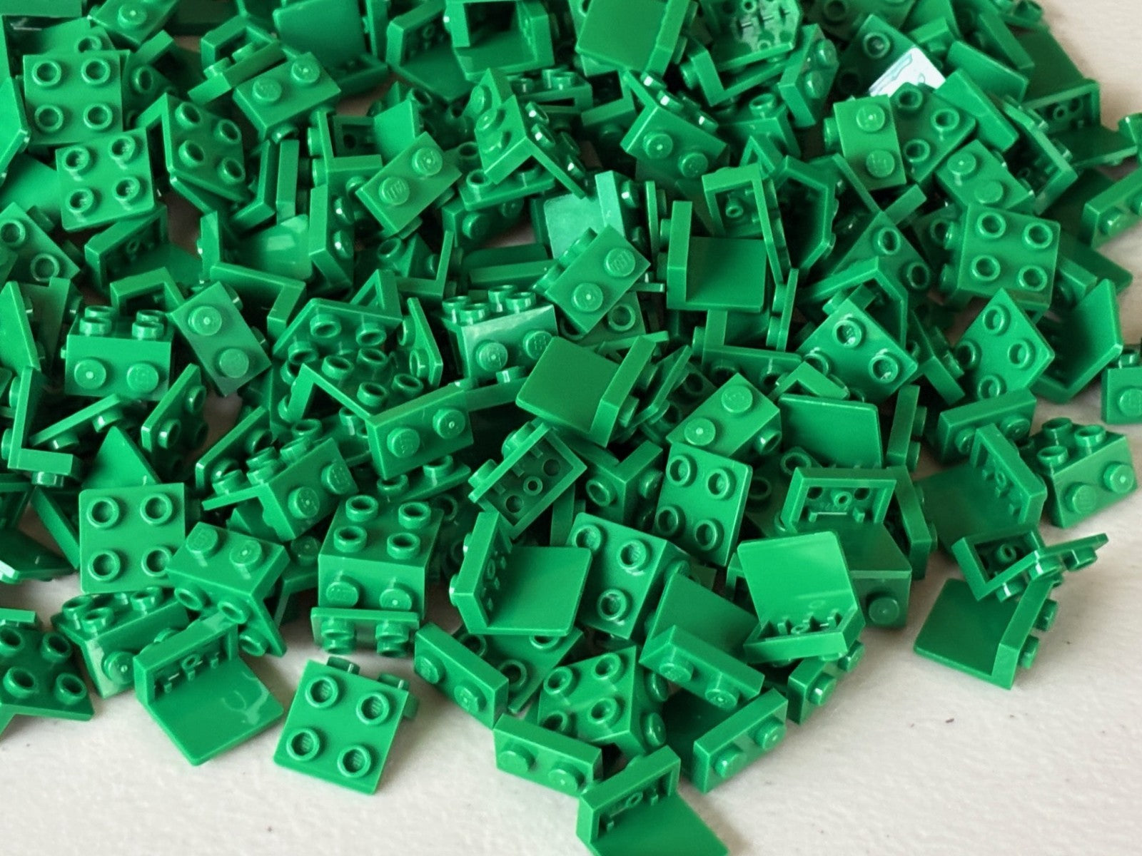 SHIPS FREE!! LEGO LOT of 50 GREEN BRACKETS BRACKET