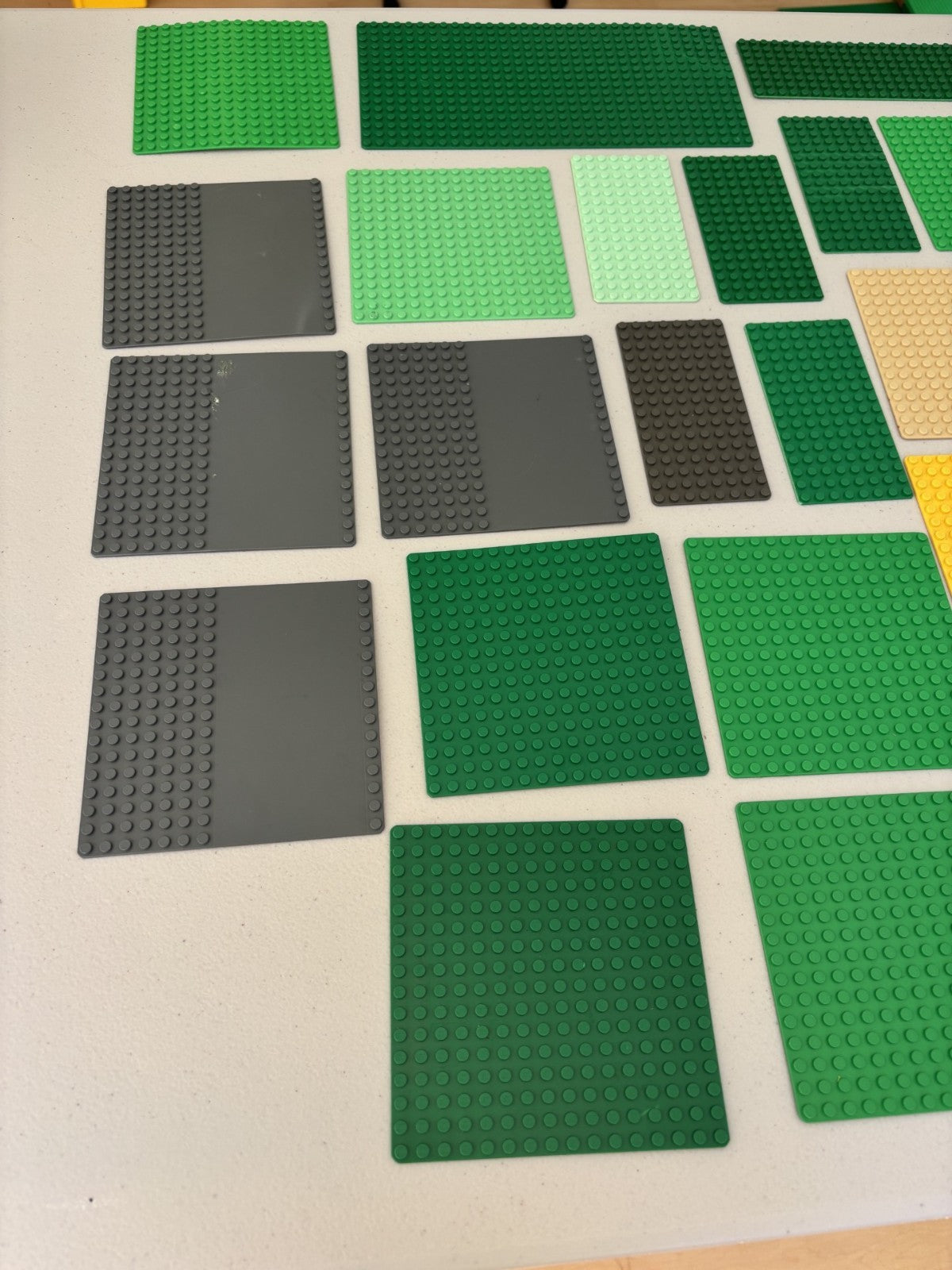 LEGO Thin Baseplate Lot of 20 Vintage Plates 16x32 16x16 Green 8x24 16x18 Yellow