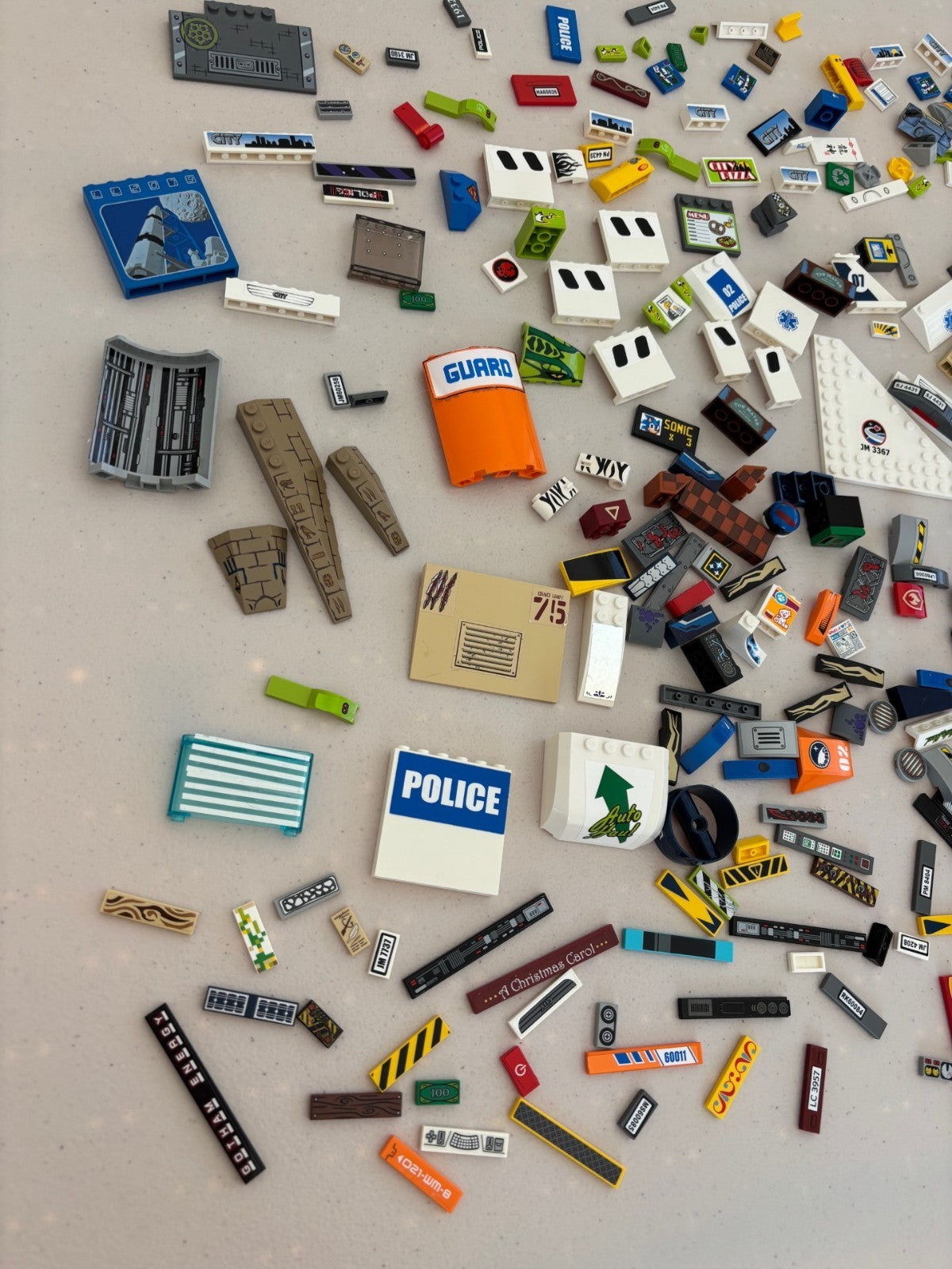 LEGO HUGE LOT of 190 Decorated Stickers Sticker Printed BRICK TILES etc (Lot 9)