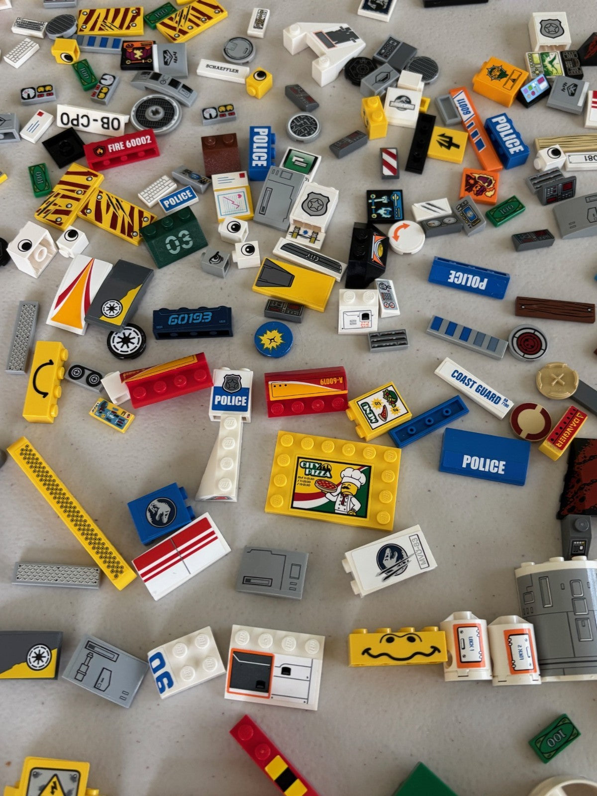 LEGO HUGE LOT of 170 Decorated Stickers Flag Printed BRICK TILES etc (Lot 23)