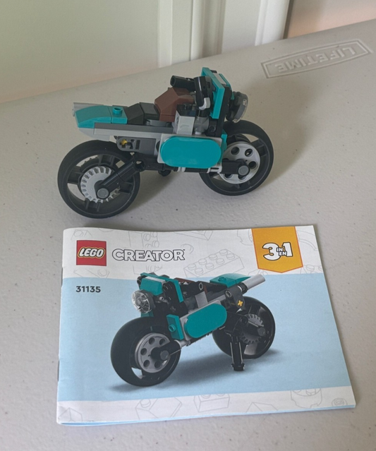 Vintage Lego Creator Motorcycle 31135 & Manual, Pre-owned, Pre-built, As-Is