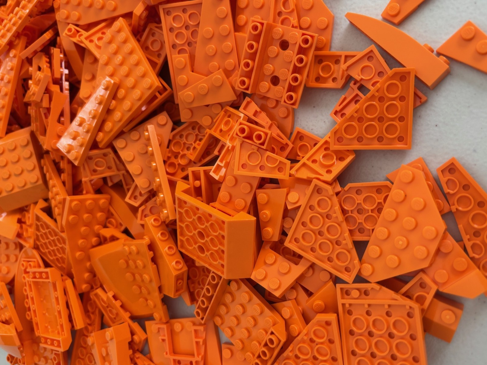 SHIPS FREE!! LEGO BULK LOT 100 ORANGE WEDGE WING CORNER PLATES STAR WARS RARE