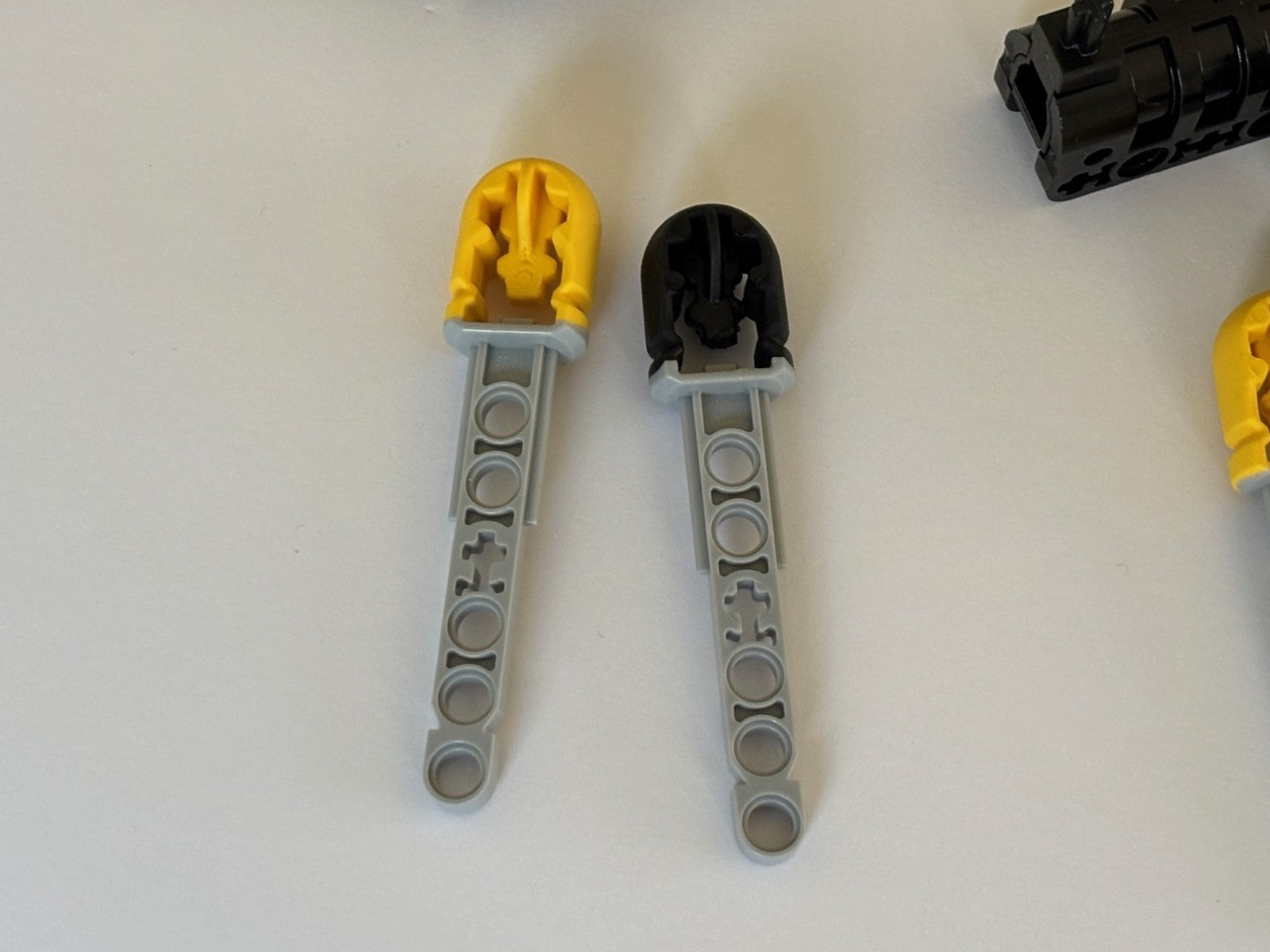 LEGO Technic Lot of 4 Black Launcher Cannon 57029 & 4 Projectile Arrow Dart (2)