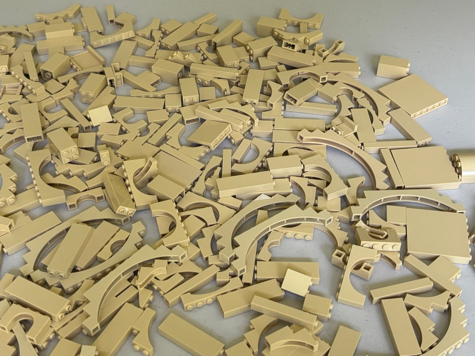 LEGO Lot of 50 TAN Castle Random Mix Arches Wall Panels Bricks Pillars