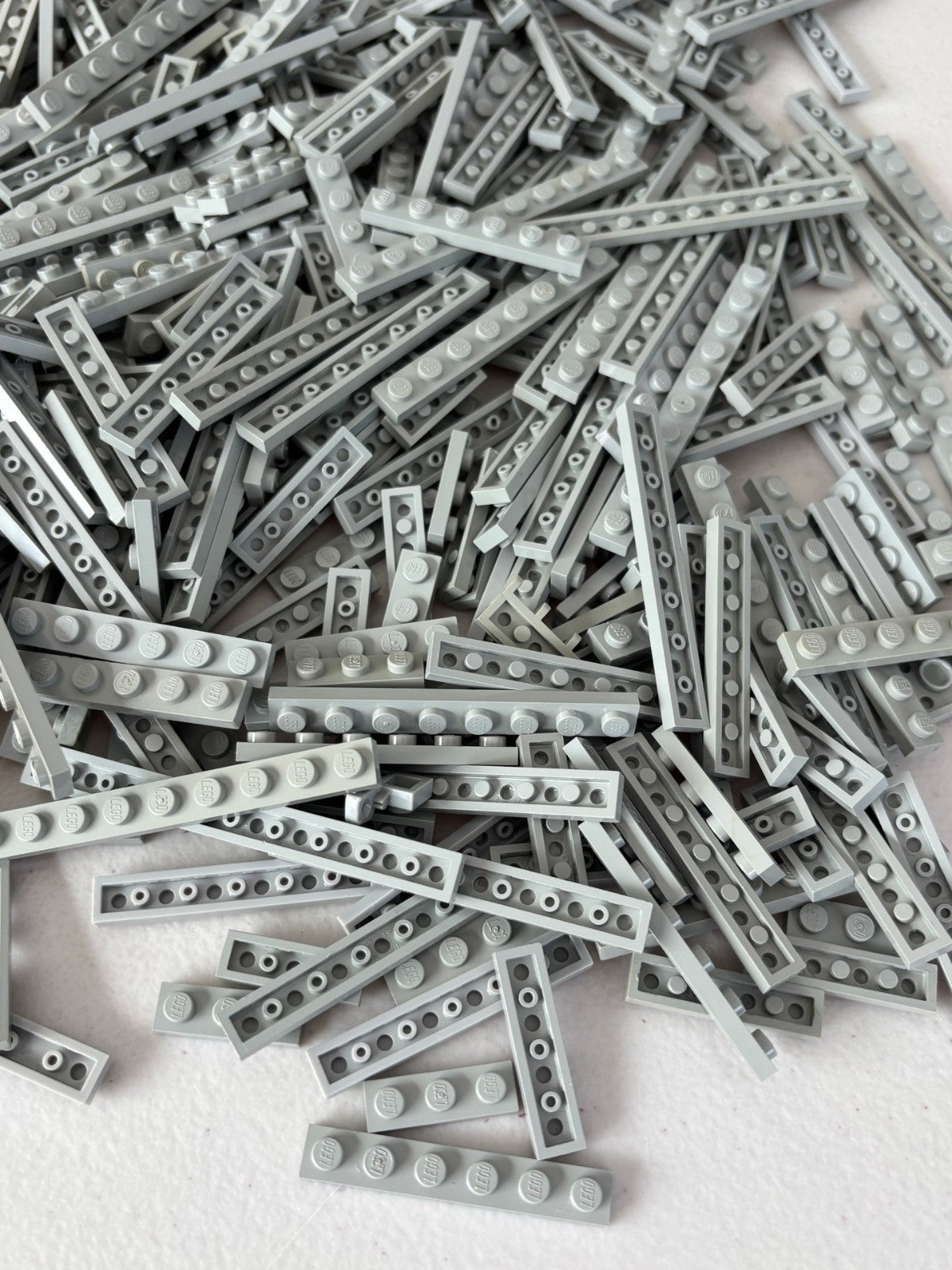 SHIPS FREE!! LEGO LOT 100 OLD LIGHT GRAY BIG PLATE PLATES 1X3 1X4 1X6 etc PARTS