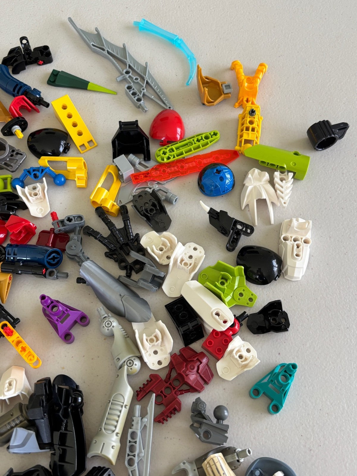 LEGO 1 lb Lot BIONICLE MIXED LOT, Pieces, Weapons, Mixed Parts As Shown In Photo