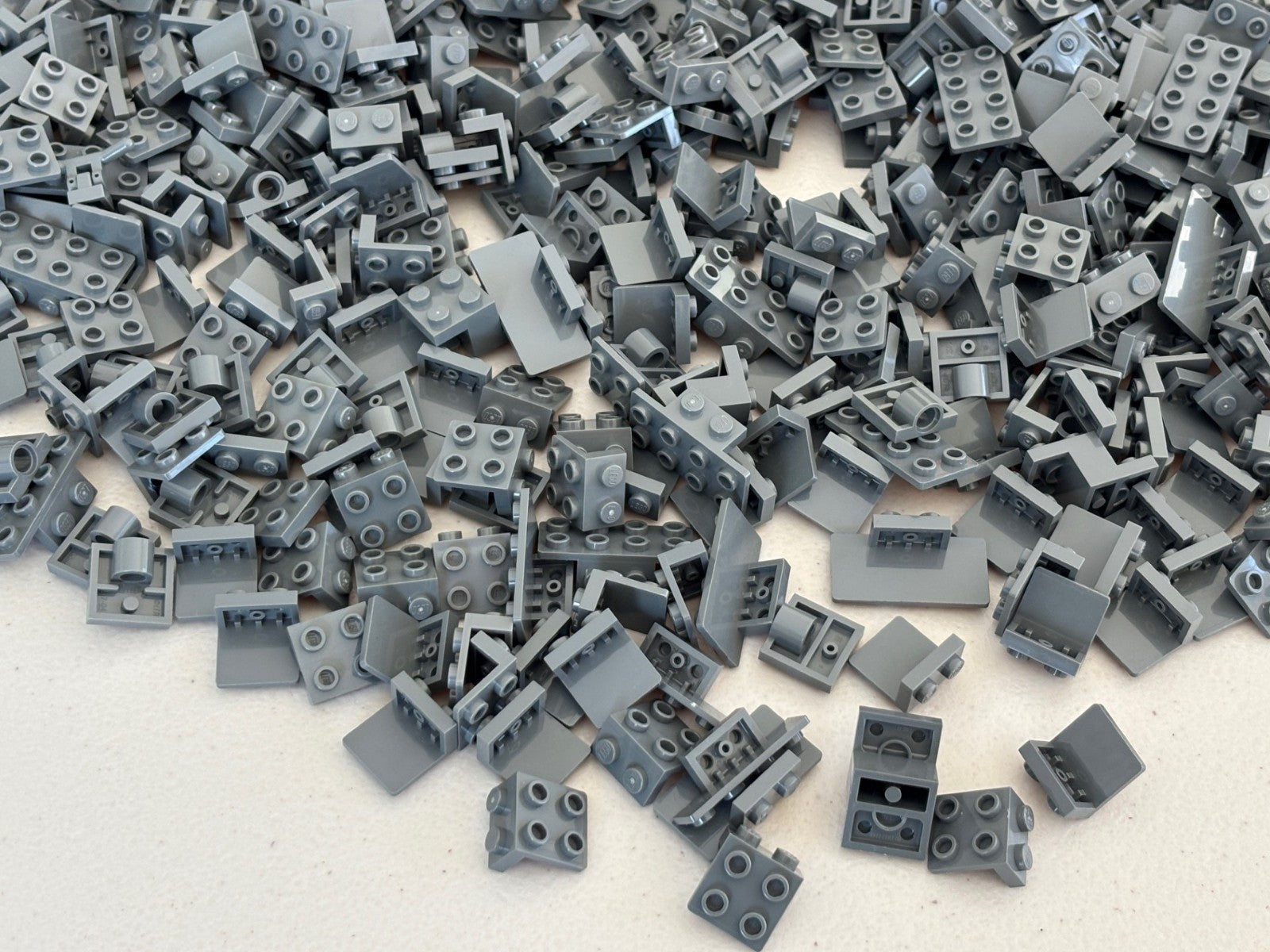 LEGO LOT of 100 DARK BLUISH GRAY BRACKETS & PLATES WITH HOLES 2817 2444 99207