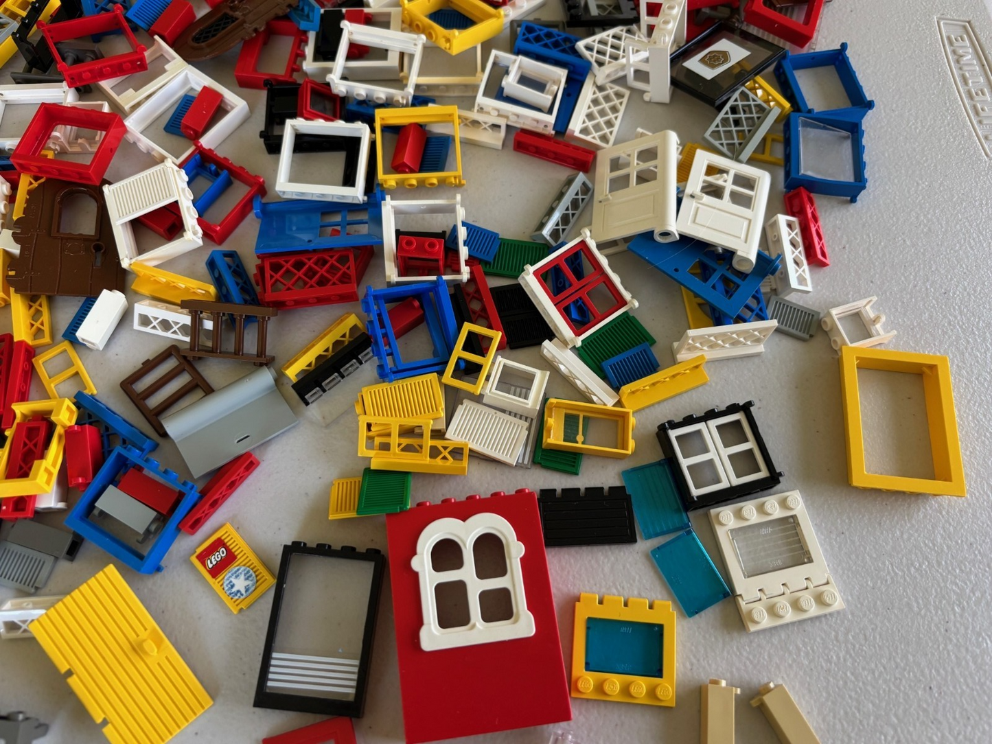 LEGO VINTAGE Windows Doors Fences Shutters Pirate 1 lb Lot as Pictured (Lot 1)