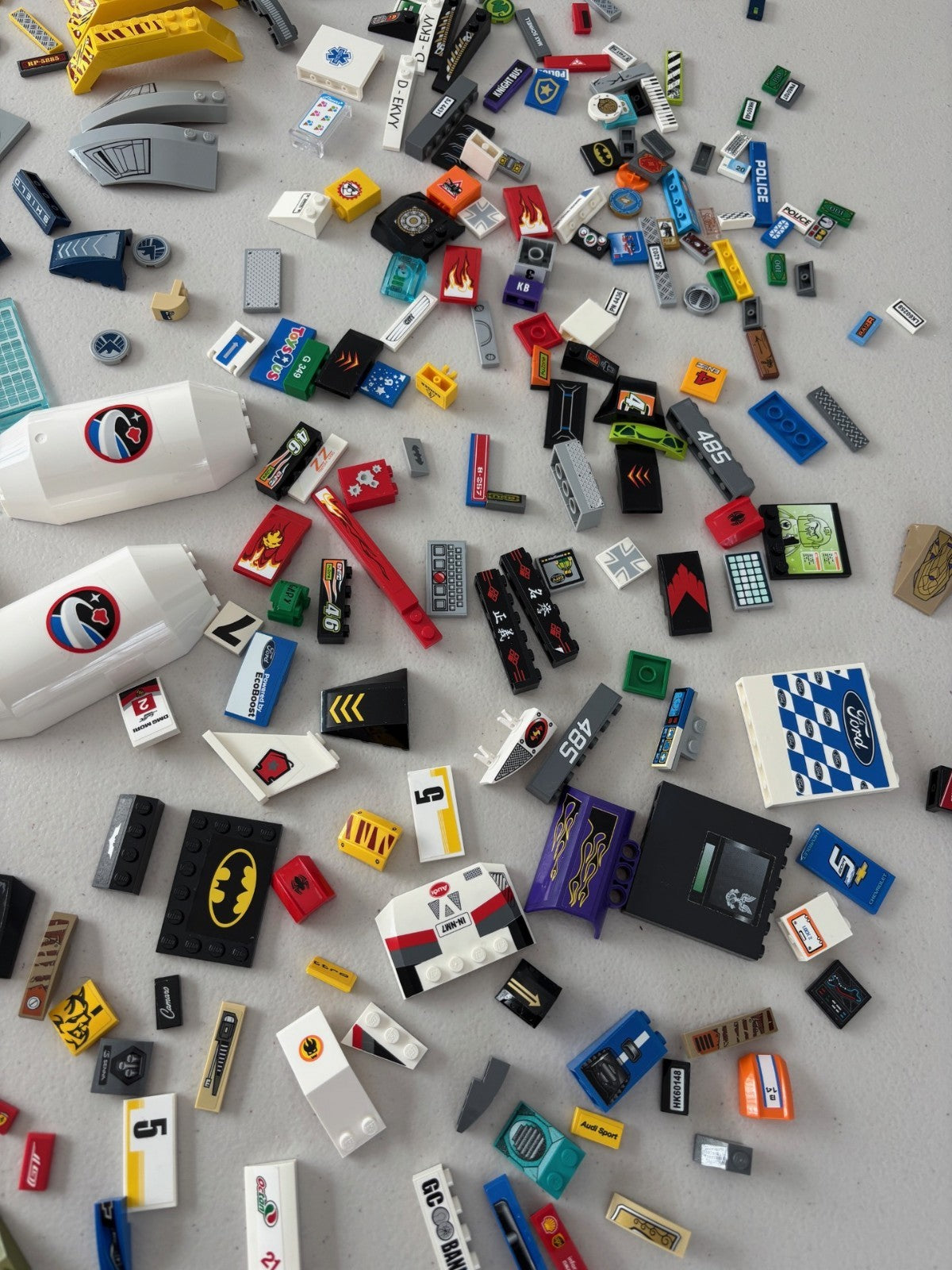 LEGO HUGE LOT of 200 Decorated Stickers Sticker Printed BRICK TILES etc (Lot 15)