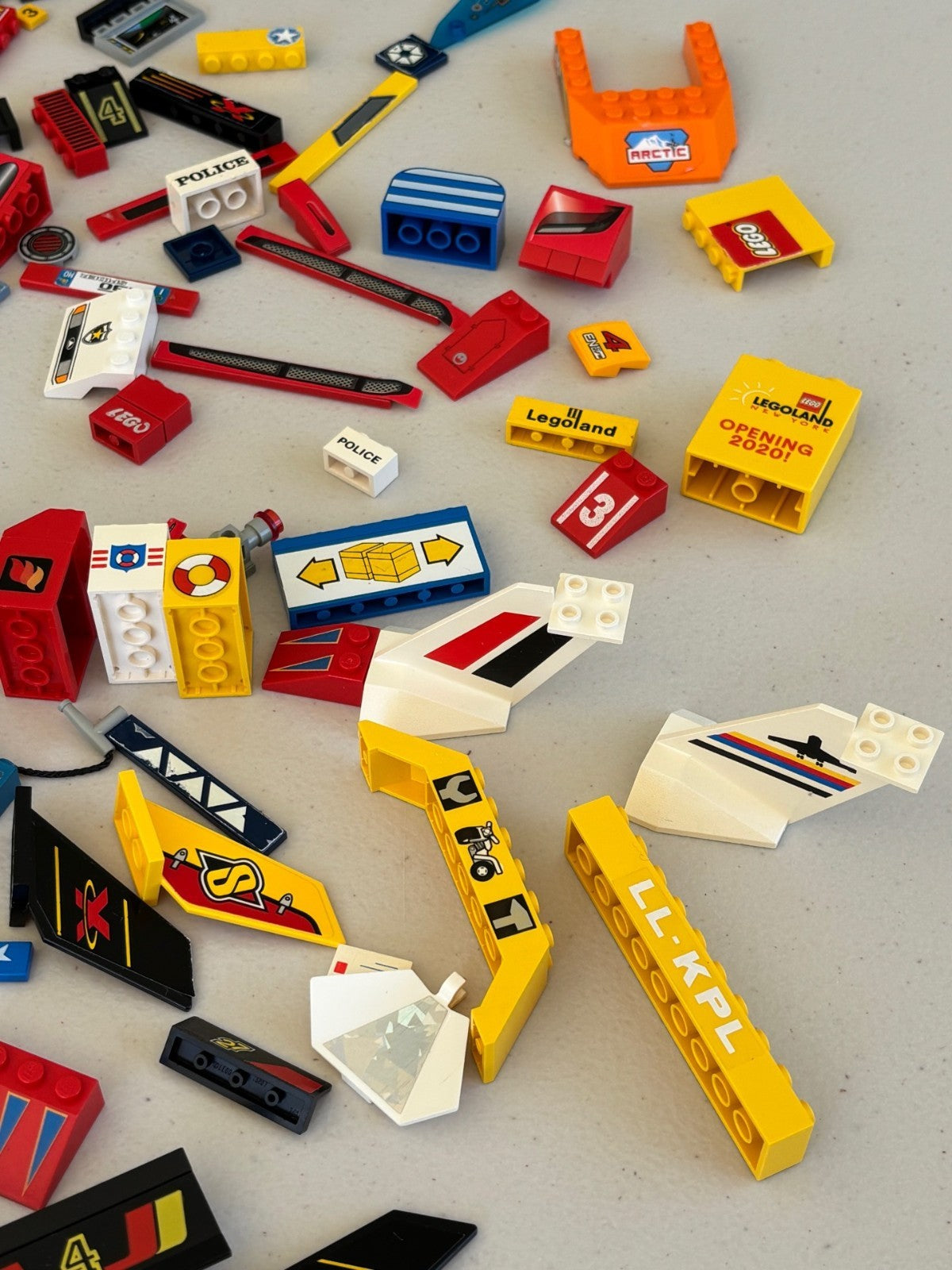 LEGO HUGE LOT of 220 Decorated Stickers Sticker Printed BRICK TILES etc (Lot 21)