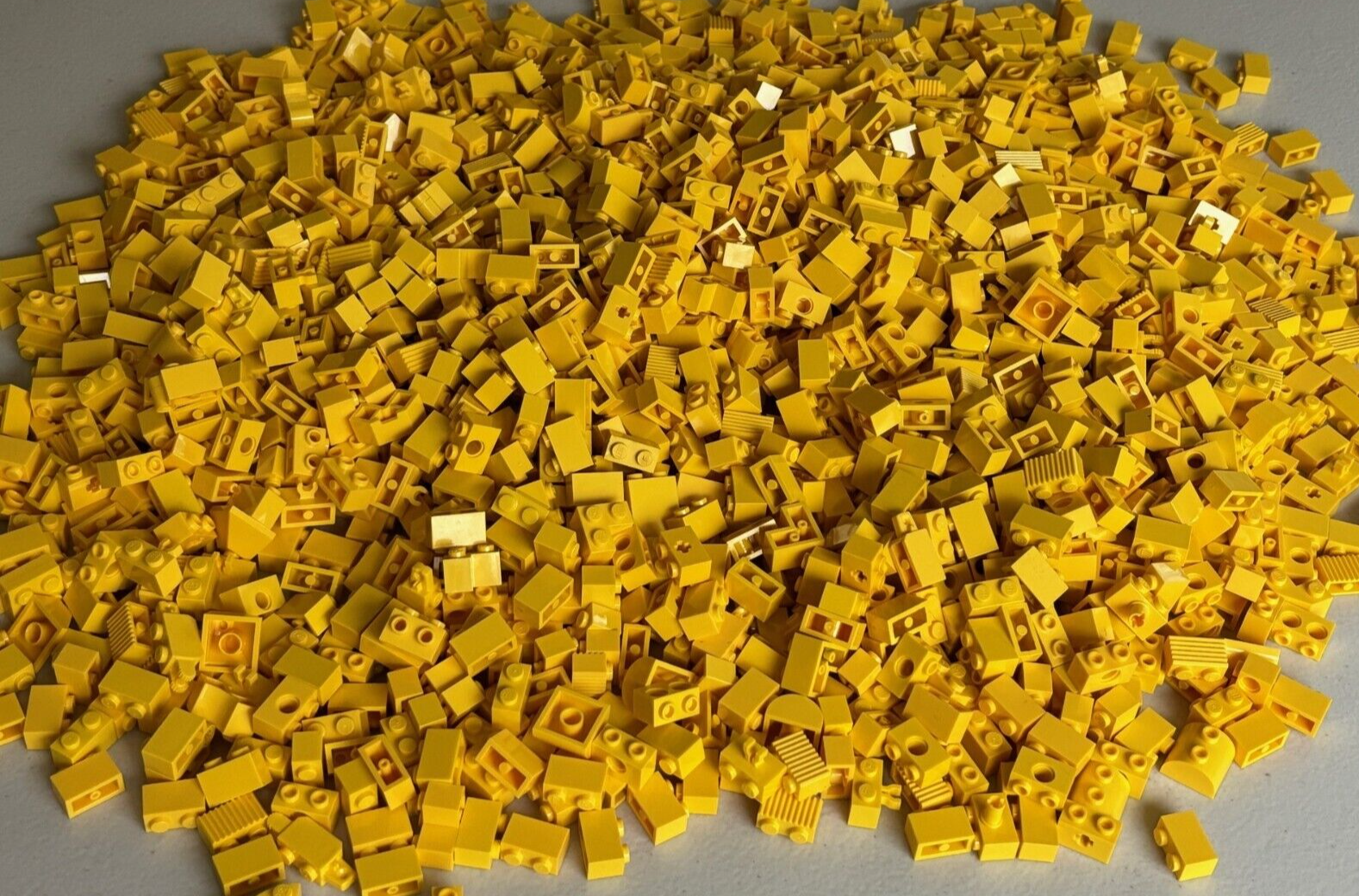 SHIPS FREE!! LEGO YELLOW BRICK 1X2 MIXED LOT (200) PARTS PIECES