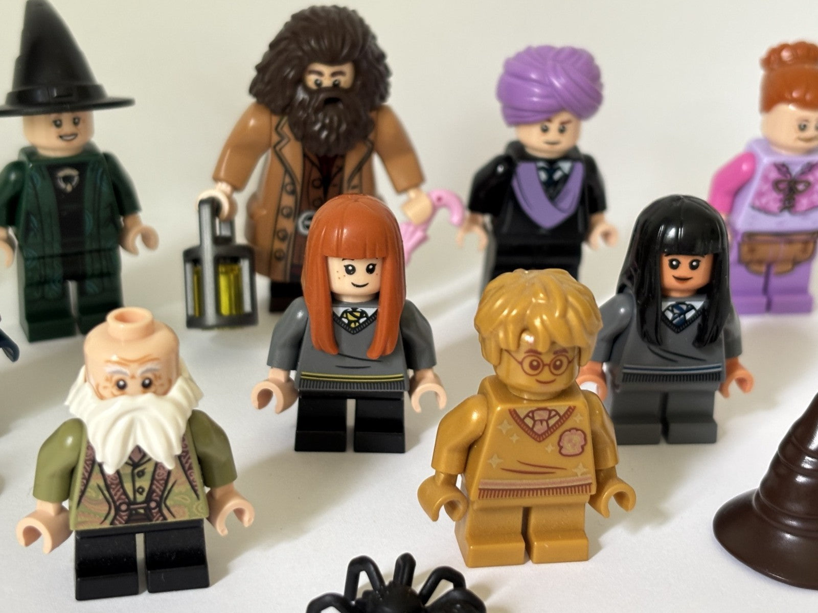 LEGO Harry Potter Minifigure Lot of 10 w/ Accessories Sorting Hat Golden Harry