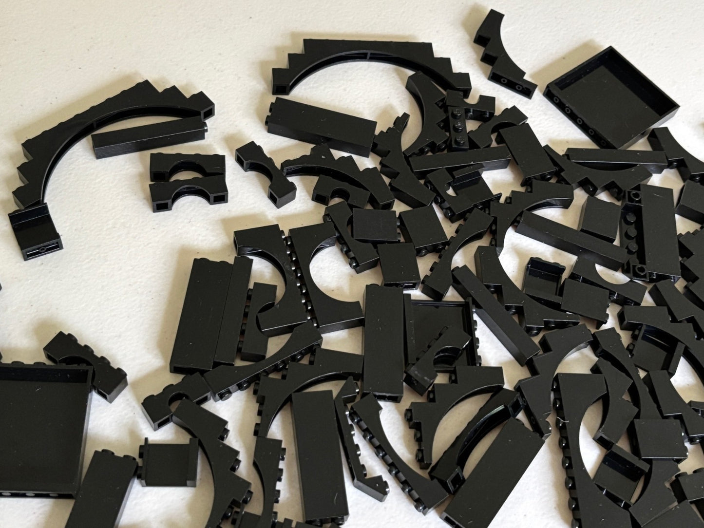LEGO Lot of 50 Black Castle Random Mix Arches Wall Panels Bricks Pillars