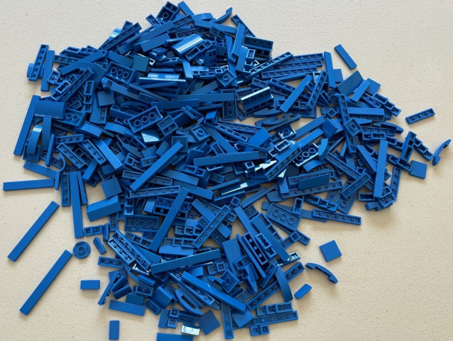 SHIPS FREE!! LEGO Lot of 60 BLUE 2x2 2x4 1x4 1x6 1x8 4162 Finishing Smooth Tile