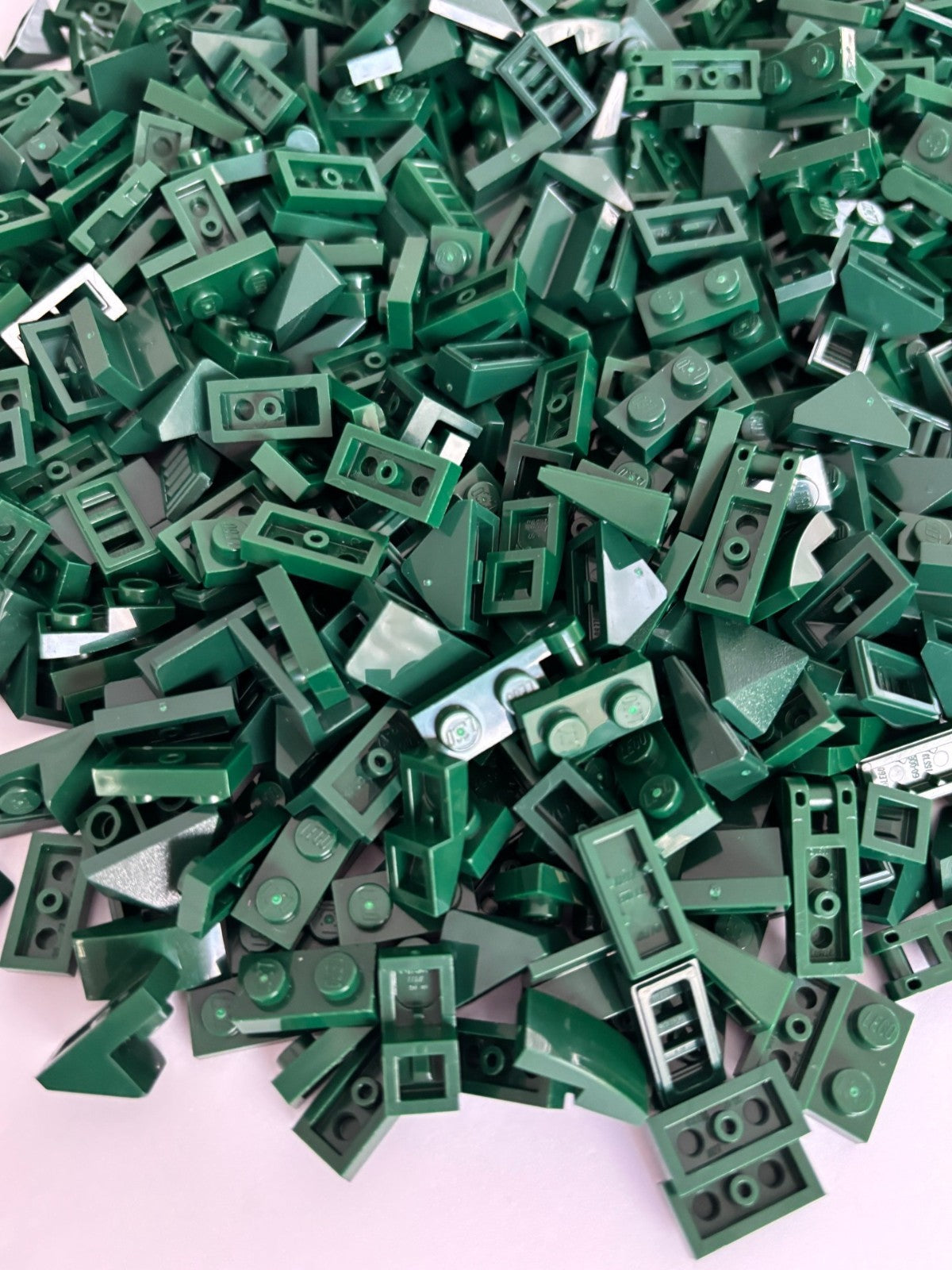 SHIPS FREE!! LEGO Lot of 100 DARK GREEN 1x2 Plate Tile Grill Handle Parts Mix