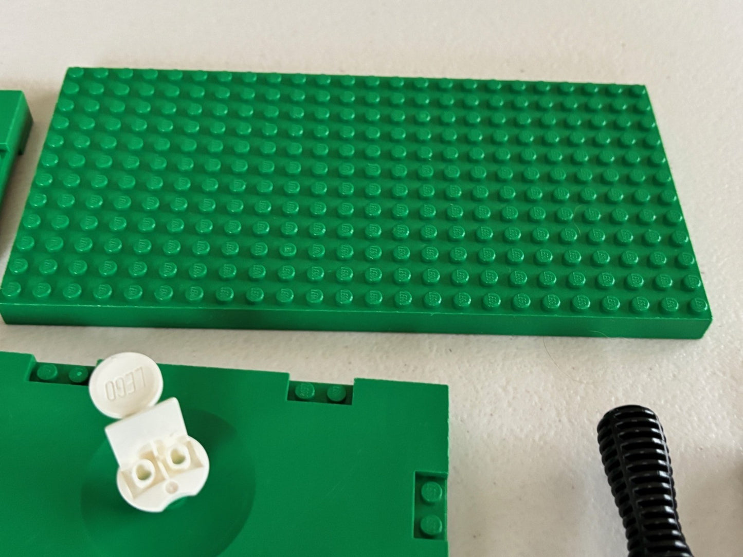 LEGO - Soccer Field Stadium HUGE Piece Parts Lot (Lot 4)