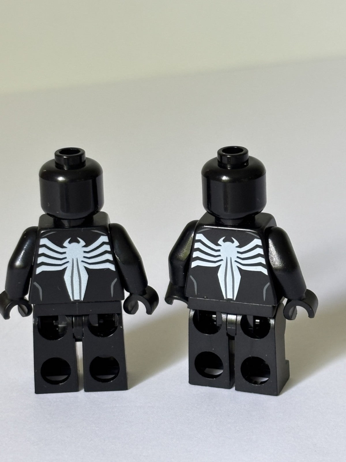 LEGO 2x Venom Minifigure with Spines Super Heroes Spiderman from Set 76004 Great
