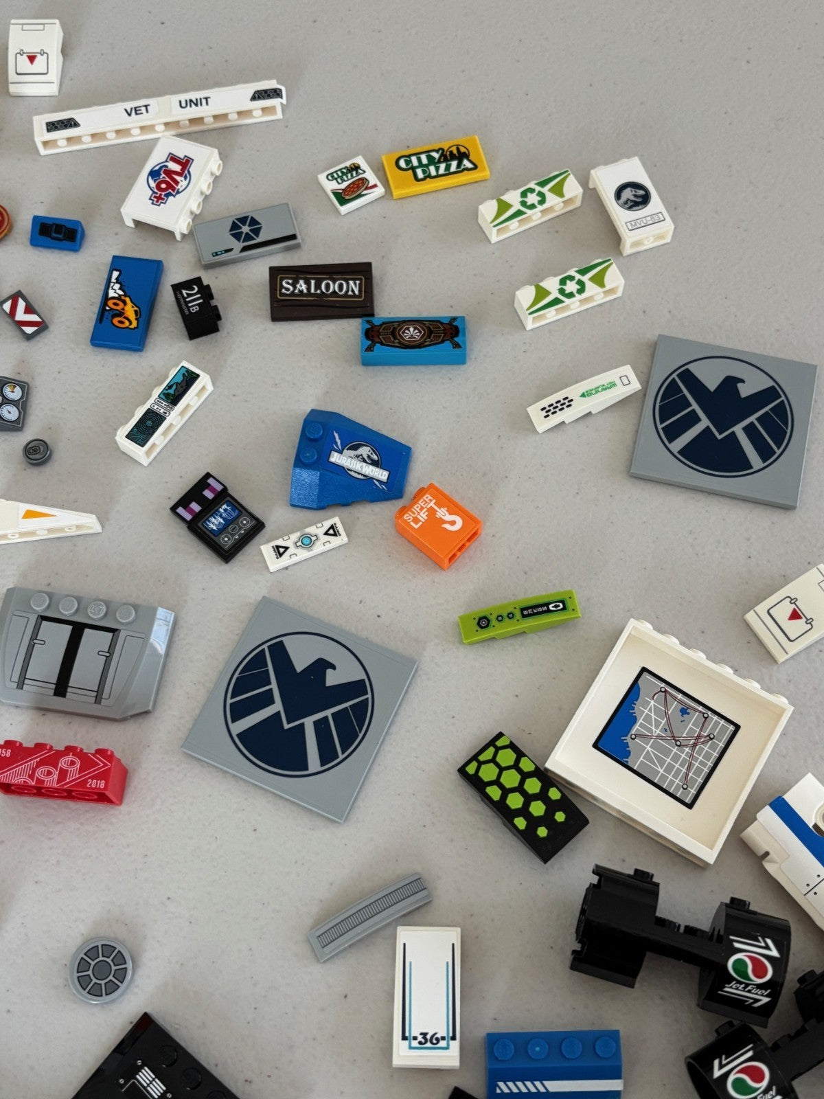 LEGO HUGE LOT of 188 Decorated Stickers Sticker Printed BRICKS TILES (Lot 3)