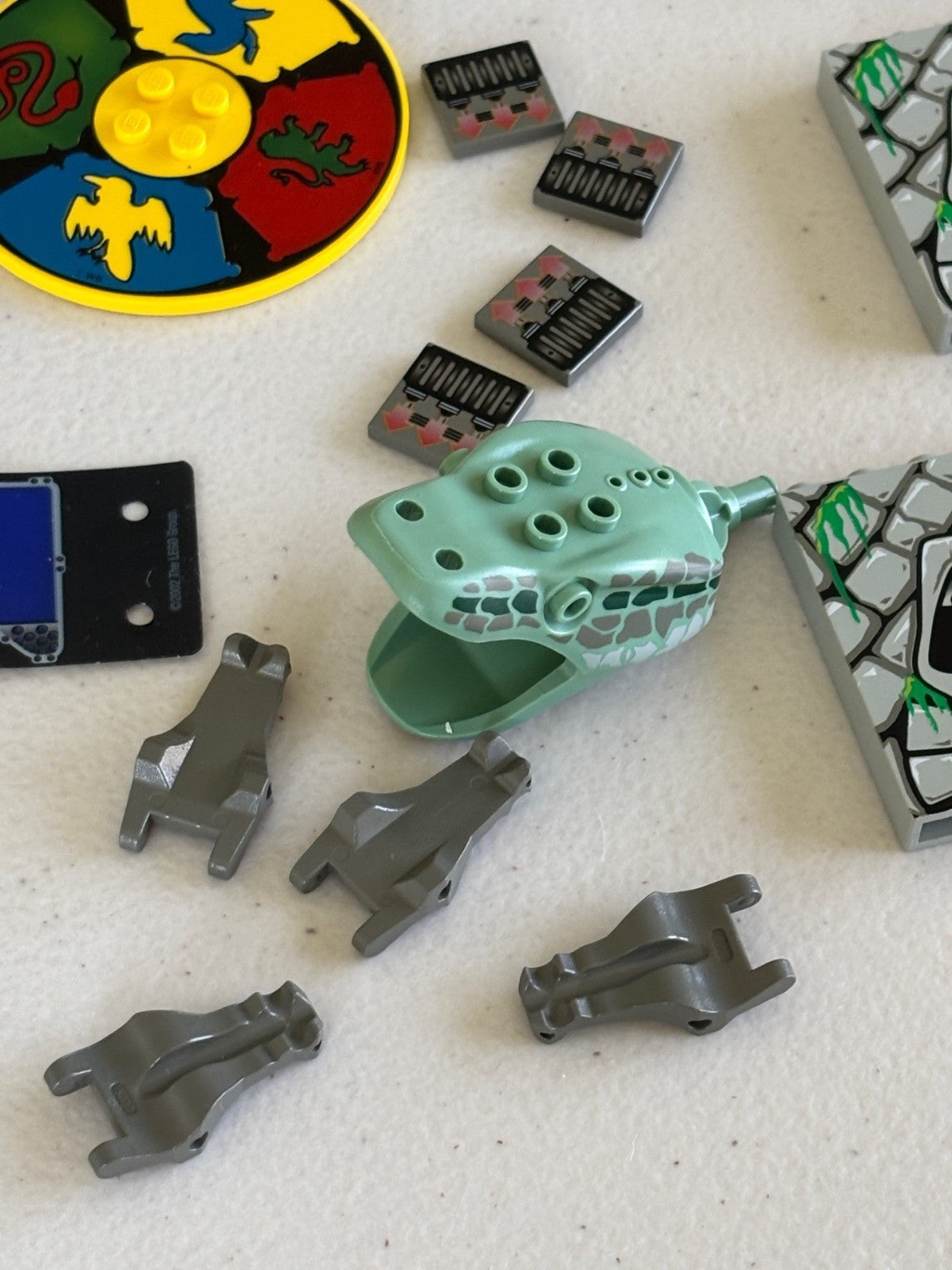LEGO HUGE LOT of 100 Decorated Stickers Flag Printed BRICK TILES etc (Lot 22)