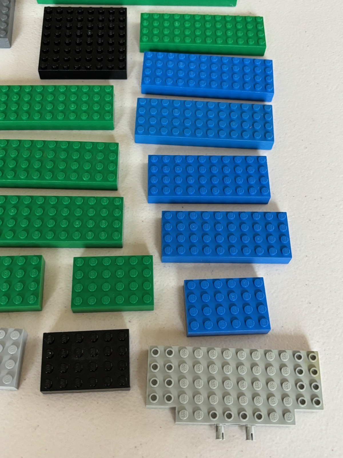 LEGO Huge Lot of 24 8x16 4x12 4x6 etc Thick Brick Baseplate Gray Green Red Blue