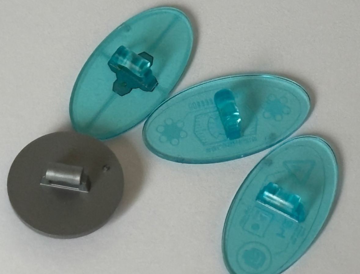 LEGO Minifigure Shield Trans Light blue Translucent Viking etc Lot of 4  (lot F)
