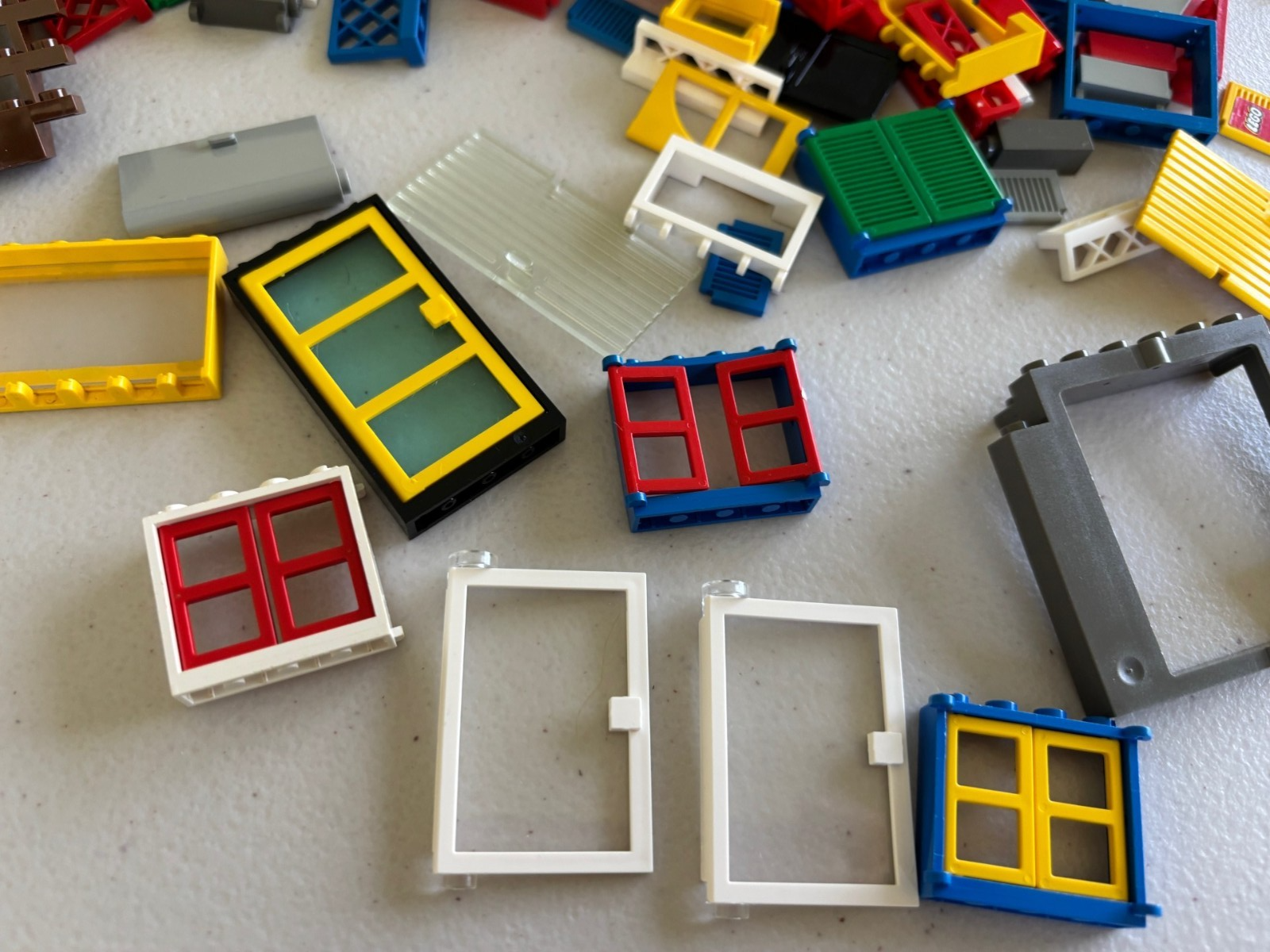 LEGO VINTAGE Windows Doors Fences Shutters Pirate 1 lb Lot as Pictured (Lot 1)