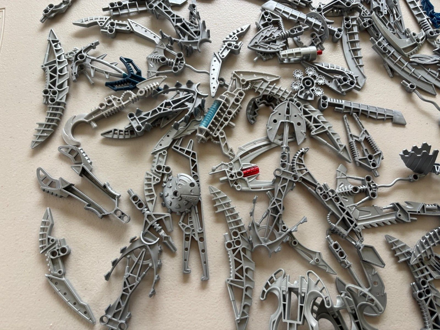 SHIPS FREE Lego Bionicle Weapons, Shield & Accessories Lot of 20 RANDOM SURPRISE