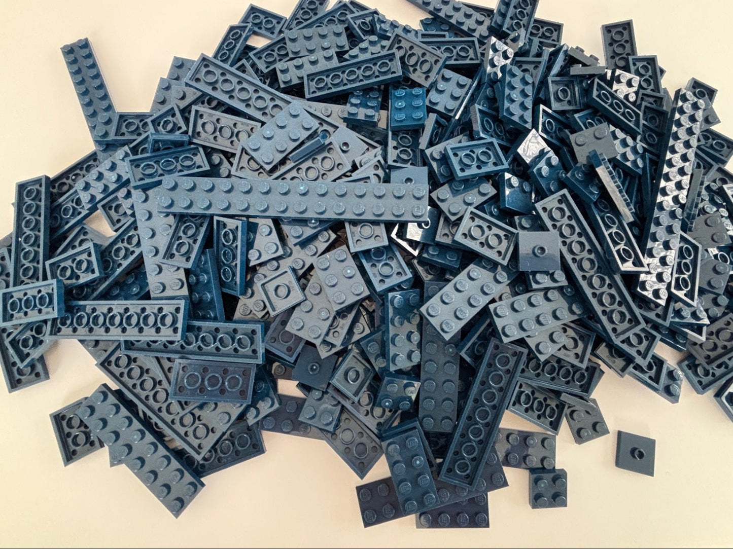 LEGO LOT OF 100 DARK BLUE NAVY FLAT PLATE 2X2 2X3 2X4 2X6 2X8 3795