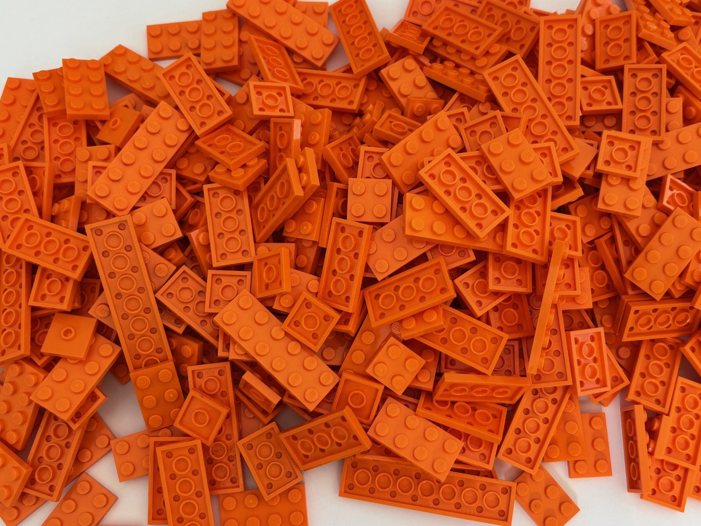 LEGO LOT OF 200 ORANGE FLAT PLATE 2X2 2X3 2X4 2X6 3795 3020
