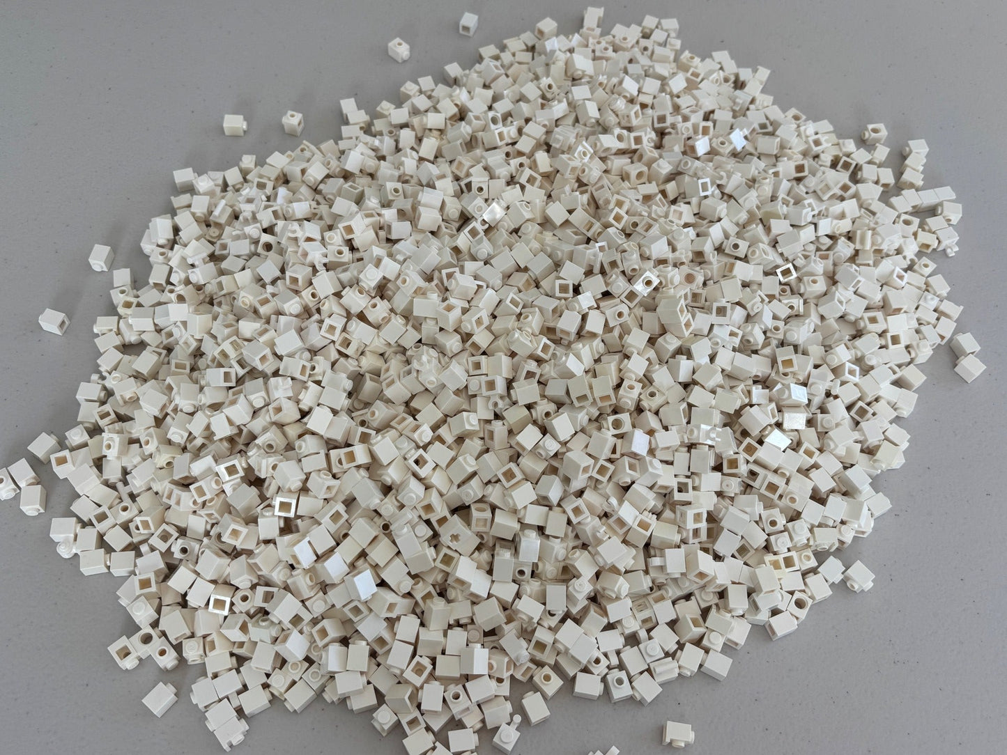 LEGO HUGE LOT 200 Pieces White Brick 1x1 Bulk Parts Lot 3005 Mixed